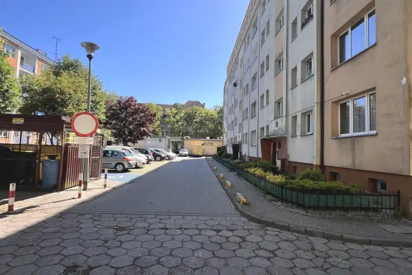 kołobrzeski, Kołobrzeg, Jana Pawła II, Przestronne 2pok mieszkanie z piwnicą w centrum!